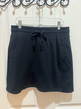 Jones New York Black Ribbed Waistband Skirt With Built in Shorts and Pockets